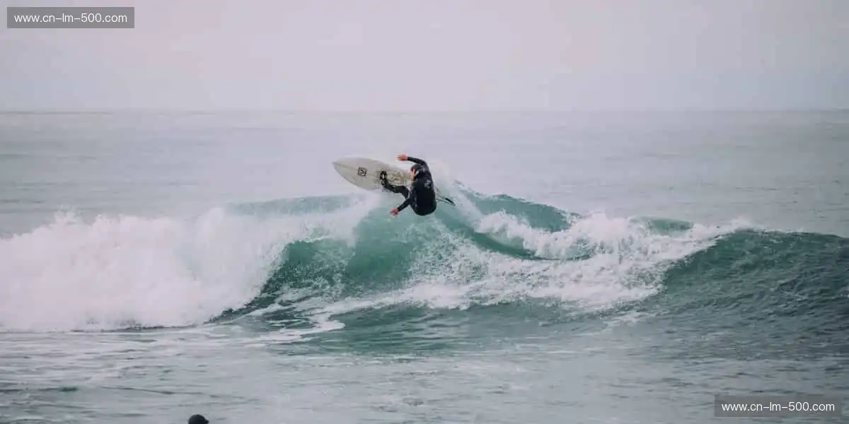 🎮 实时弹幕,互动不停!边看边聊,你的声音让直播更有温度!